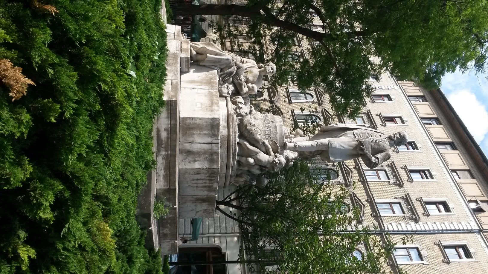 Ignaz Semmelweis' monument, Budapest (by Ludovica Perri) - (3).jpg